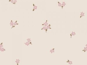 Rožinės gėlės ant pastelės